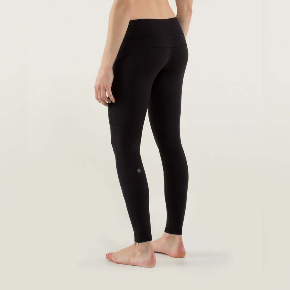 Lululemon Patience Pant *Full-On Luon
Black